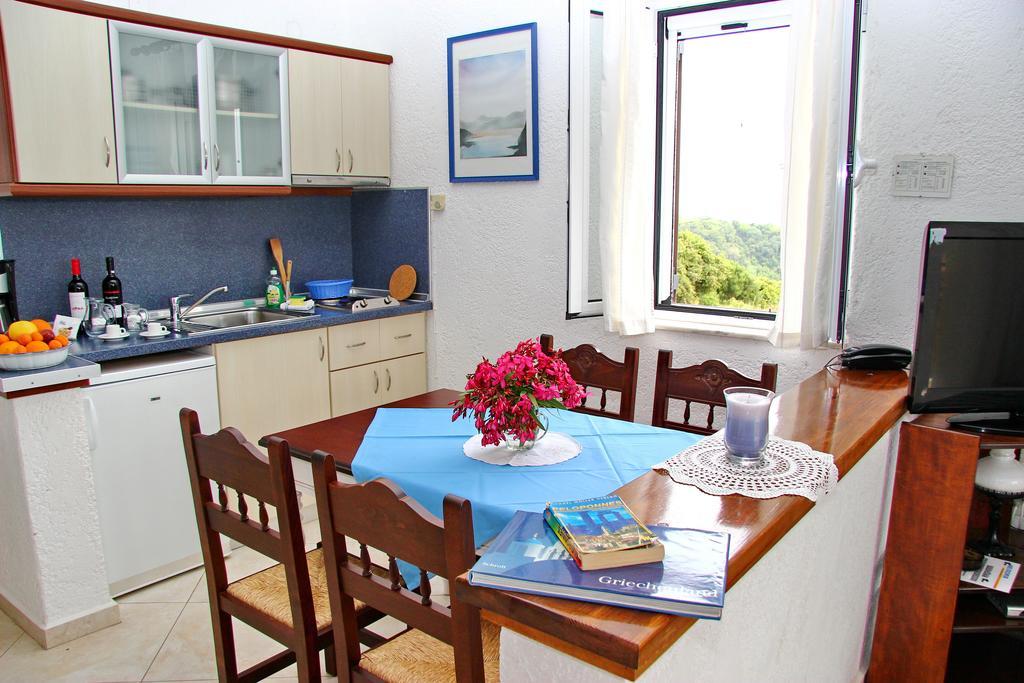 Helidonia Apartment Loutra Kyllinis Ngoại thất bức ảnh